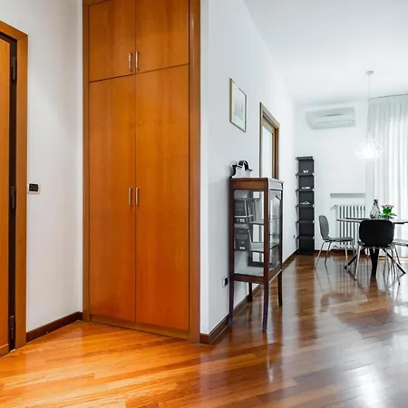 Appartement Guesthost - Roomy With Terrace & Parking