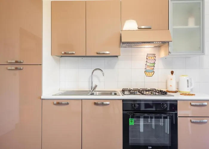 Guesthost - Roomy With Terrace & Parking * Bari