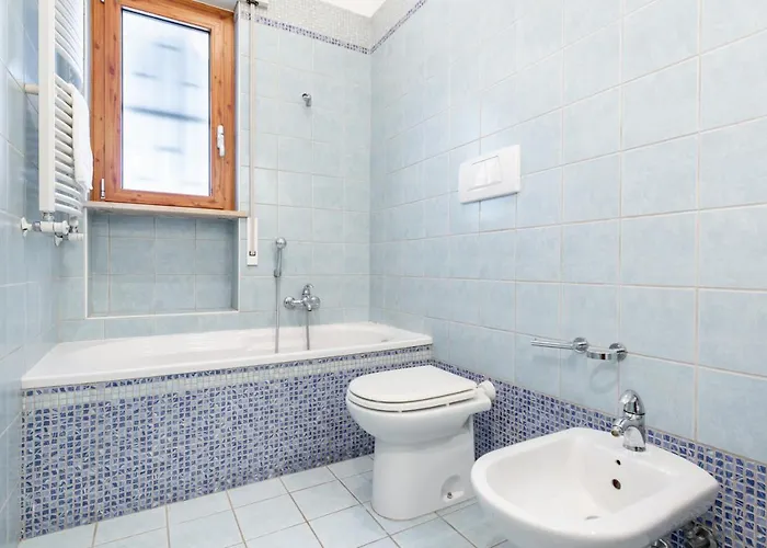 Guesthost - Roomy With Terrace & Parking Apartamento *